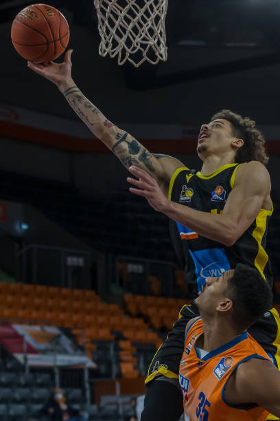 高强度的比 高强度的比