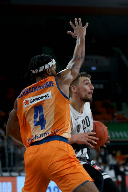 育势占据优 育势占据优