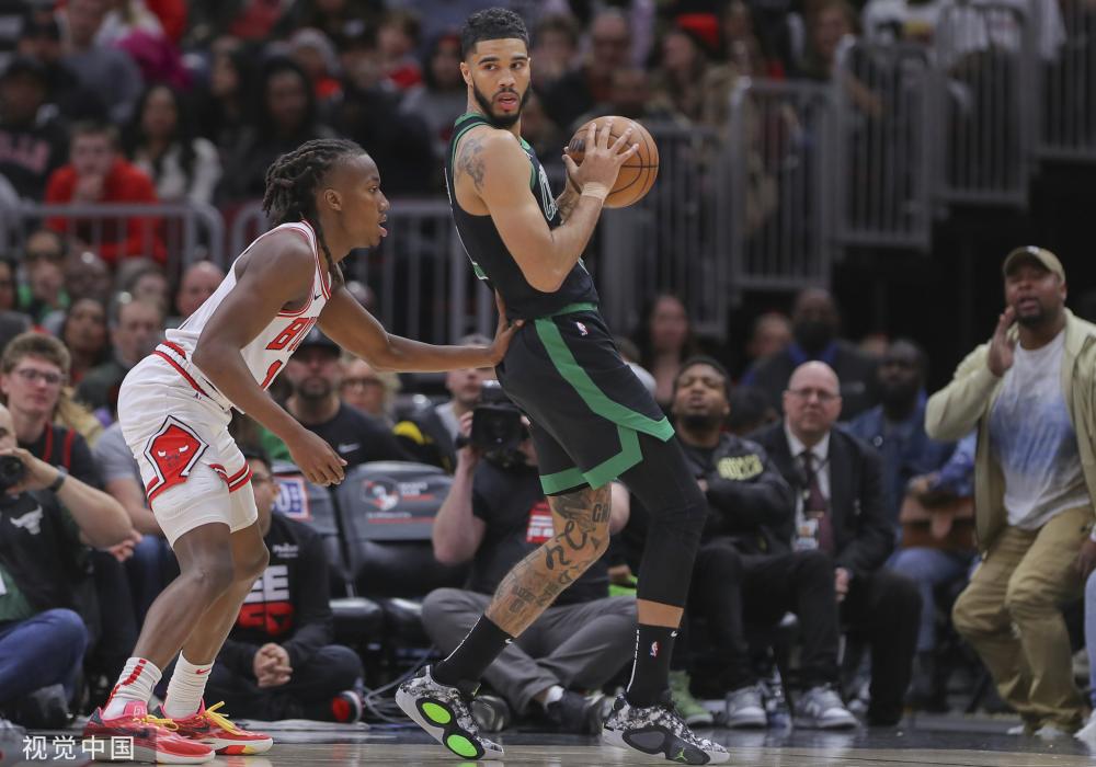 着网球运动 着网球运动